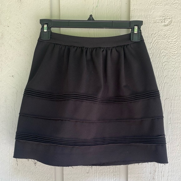 Madewell Silhouette Black Skirt Pleated Raw Hem Size Extra Small - Picture 4 of 14